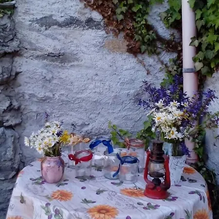 فندق مبيت وإفطار B&B Como Lake Cottage ليكو