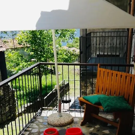 فندق مبيت وإفطار B&B Como Lake Cottage 3*