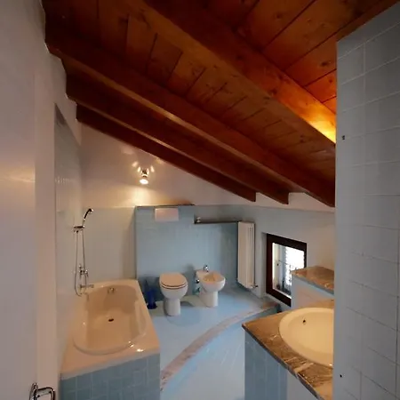 ベッド・アンド・ブレックファスト B&B Como Lake Cottage レッコ