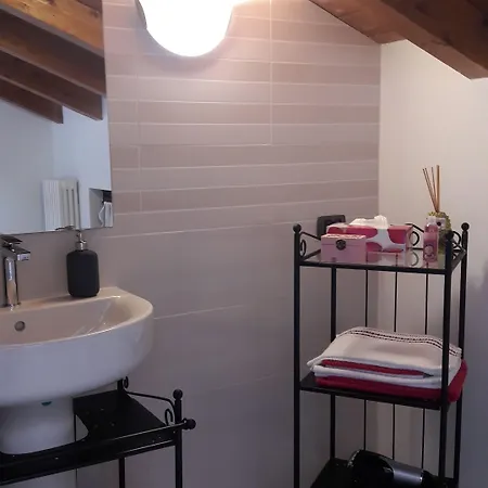 B&B Como Lake Cottage Nocleg ze śniadaniem 3*