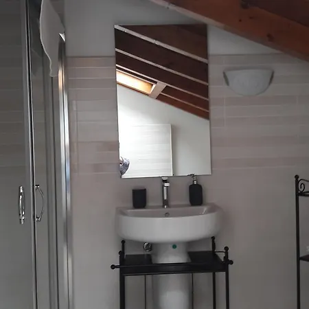 B&B Como Lake Cottage 莱科